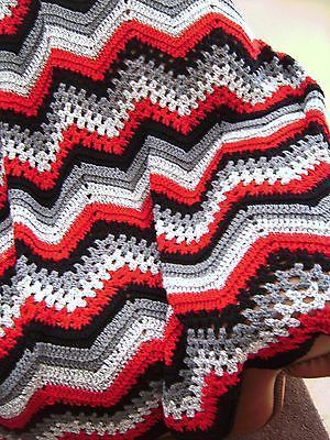 Red, grey, black, white Black White Crochet Blanket, Storing Blankets Ideas, Plaid Haken, Crochet Blanket Black, Crochet Blanket Red, White Crochet Blanket, Crochet Blanket Grey, Black White Crochet, Grey Bedrooms