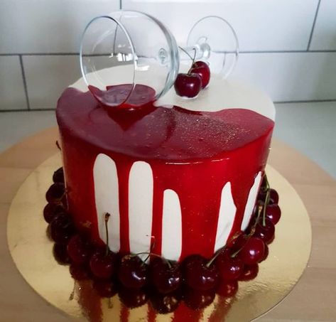 Wine Inspired Cake, Liquor Birthday Cakes For Women, Wine Cake Designs, Wine Cakes, Wine Glass Cake, Alcohol Cake, Cake Design Inspiration, Wine Cake, Gravity Defying Cake