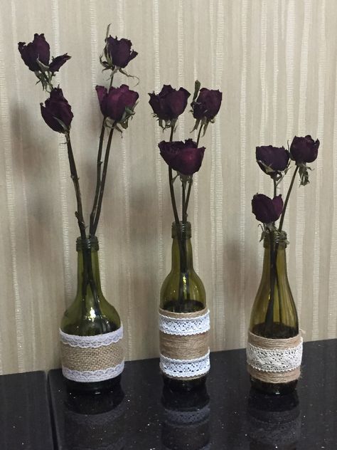 Dried Roses On Wall, Dried Flowers Bedroom Decor, Dried Rose Aesthetic, Dried Roses Decor, Dried Roses Aesthetic, Bonnie Bennett Aesthetic, Flowers In Bottles, Masquerade Aesthetic, Bennett Aesthetic