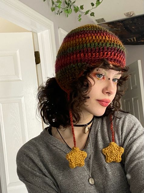 Star Girl Makeup, Cute Crochet Hat, Lebanon Pennsylvania, Crochet Hat Ideas, Crochet Newborn Hat, Earflap Beanie, Beanie Outfit, Estilo Hippie, Crochet Design Pattern