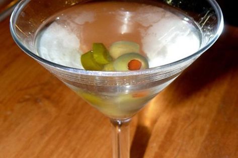 Olive Brine For Martinis, How To Make Olive Brine, Olive Brine Recipe, Types Of Olives, Olive Brine, American Drinks, Perfect Martini, Martini Olives, Brine Recipe