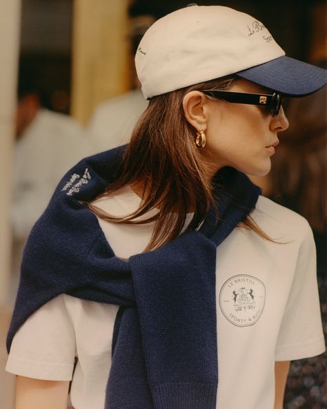 Sporty & Rich x Le Bristol Paris Sporty And Rich Aesthetic, Le Bristol Paris, Cashmere Pants, Cashmere Hoodie, Sporty And Rich, 가을 패션, Cashmere Sweater, Casual Fits, Navy White