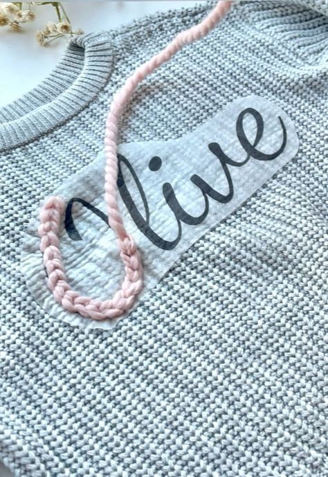 Embroidery Name Sweater, Embroidered Sweater Diy, Embroidered Sweatshirt Diy, Embroidery Sweater Diy, Embroidered Ideas, Sweatshirts Embroidery, Embroidery Magic, How To Embroider Letters, Tutorial Embroidery