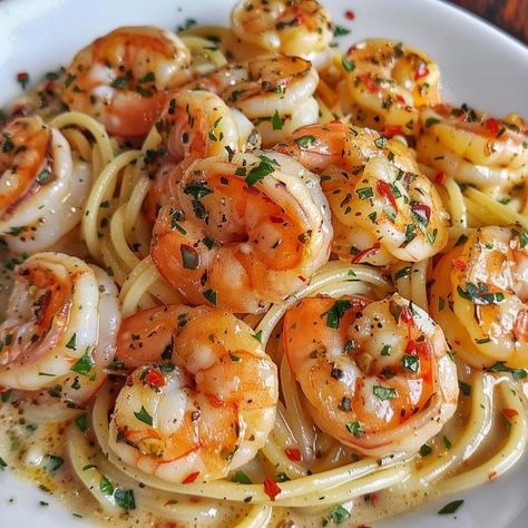 Famous Red Lobster Shrimp Scampi B12 Recipes, Shrimp Scampi Recipe Pasta, Shrimp And Lobster Pasta, Red Shrimp Recipes, Shrimp Scampi Recipe Easy, Lobster Scampi, Shrimp Scampi Sauce, Red Lobster Shrimp Scampi Recipe, Best Shrimp Scampi Recipe