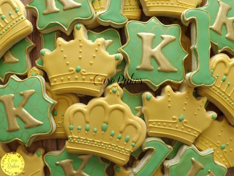 Crown Cookies Decorated, Queen Cookies, Crown Cookie, Crown Cookies, Monogram Cookies, Decorative Cookies, Princess Cookies, Princesa Tiana, Birthday Cookie