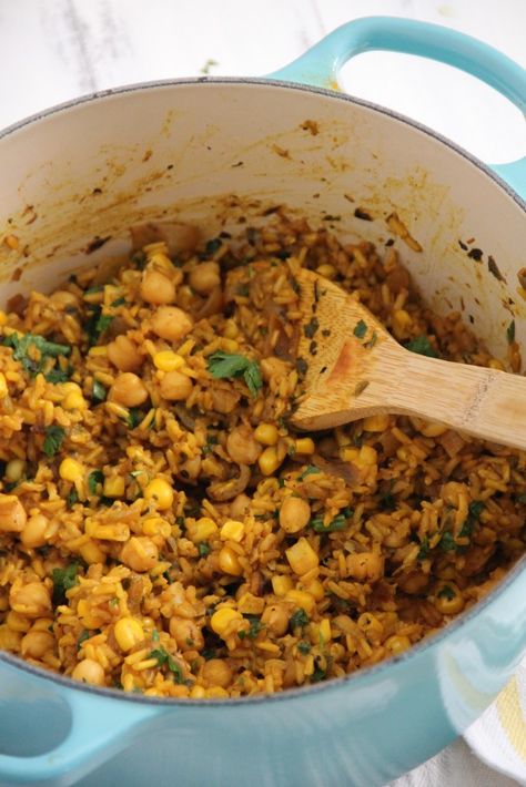 Rice Chickpea Recipe, One Pot Rice Recipes Vegetarian, Rice And Chickpea Recipes, Bean And Rice Recipes, Chickpea Rice Recipe, Chickpea And Rice Recipe, Rice With Chickpeas, Chickpeas And Rice, Chickpea Rice