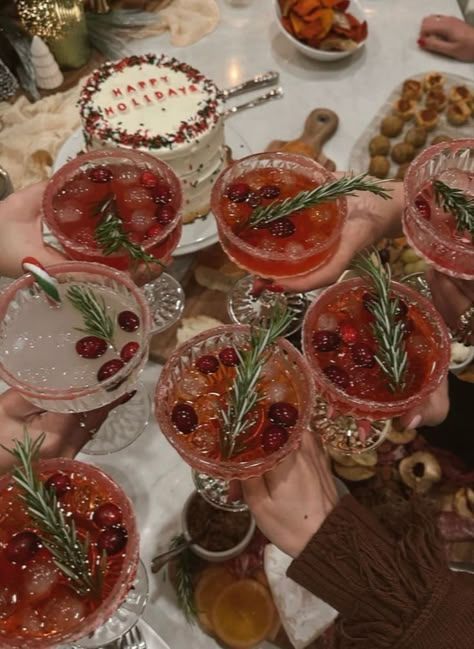 Food And Desserts, Christmas Cocktail Party, Christmas Dreaming, Christmas Dinner Party, Hosting Christmas, Classy Christmas, حلويات صحية, Christmas Feeling, Deilig Mat