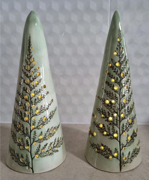 Ceramic Holiday Ideas, Pottery For Christmas, Christmas Ceramic Ideas, Ceramic Christmas Ideas, Keramiikka Ideas, Christmas Ceramics Ideas Pottery, Christmas Ceramics Ideas, Christmas Pottery Ideas Ceramics, Ceramic Tree Christmas