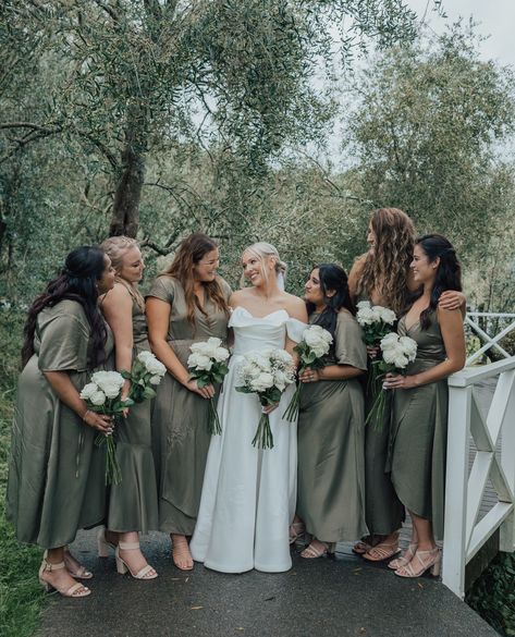 Hannah + Sumeet⁠

⁠
Hannah's Bridesmaids Wore: Embrace, Ivy, Adore, Golden Hour - Forest - Viscose Twill ⁠
⁠
Vendors: ⁠
⁠Bride and Groom - @hannahrrochelle @_smittyboy⁠
Wedding dress - @heracouture⁠
Hair and make-up - @kaitlinchapmanbeauty ⁠
Photography - @idophotographynz⁠
Tans - @epsomspraytan⁠
Venue - @bracu.estate⁠
Florals - @filmandfloral⁠ Forest Wedding Bridesmaid Dresses, Wedding Bridesmaid, Forest Wedding, Wedding Bridesmaid Dresses, Wedding Bridesmaids, Golden Hour, Bride And Groom, Ivy, Bridesmaid Dresses