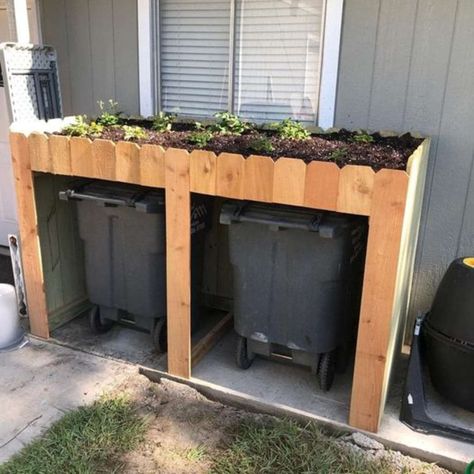 Large Patio Planter Ideas, Back Deck Ideas Porch Decorating, Homemade Heater, Garbage Can Enclosure, Outdoor Trash Bin, Backyard Art, Easy Garden Ideas, Townhouse Ideas, Outdoor Trash Cans