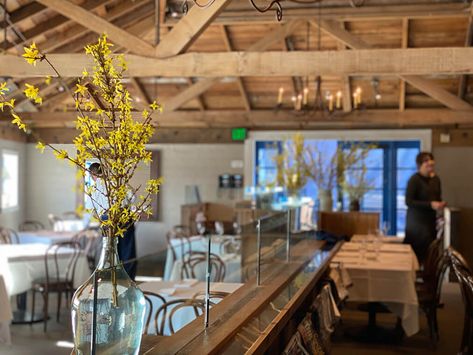 The 15 Best Restaurants in Napa Valley - WineCountry.com Oakville Grocery, Napa Valley Restaurants, Napa Restaurants, Fancy Cheese, The French Laundry, Wood Fired Pizza, Green Chile, Wine List, Napa Valley