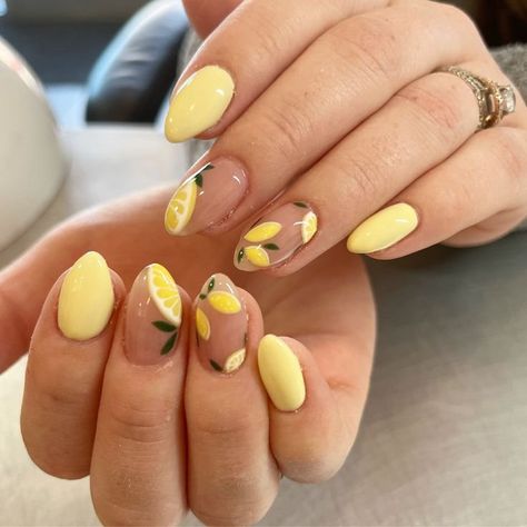 19 Best Butter Yellow Manicure Ideas to Inspire Your Perfect Spring Nails in 2024 — ASHLINA KAPOSTA Butter Yellow Nails With Design, Sicily Nails, Yellow Manicure Ideas, Butter Yellow Nails, Butter Nails, Yellow Nail Ideas, Yellow Manicure, Perfect Summer Nails, Lemon Nails