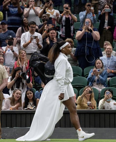 Serena Williams Dress, Serena Williams Wimbledon, Serena Williams Tennis, Williams Tennis, Tennis Pictures, Wta Tennis, Tennis Fashion, Serena Williams, Tennis Clothes