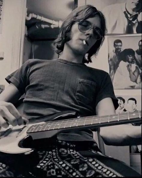 Ron Ashton of the Stooges. Virtuoso of the wah-wah pedal... Ron Asheton, Band Rooms, Iggy And The Stooges, 70s Punk, Wah Pedal, The Stooges, Iggy Pop, Musica Rock, Musical Band