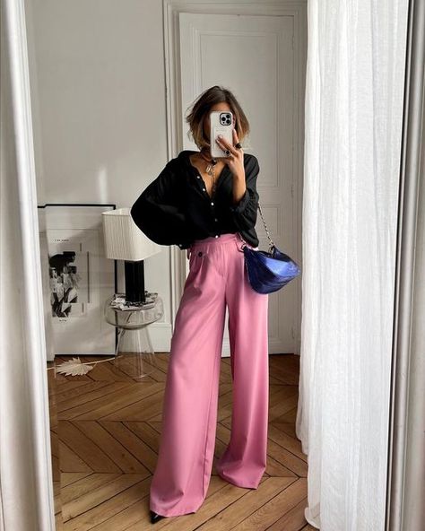 Pink Pants Outfit, Chic Fashion Style, Casual Fashion Style, Dress Pants Outfits, Wide Leg Jeans Outfit, Winter Pants Outfit, Colour Combinations Fashion, Fashion Jobs, Pink Pants