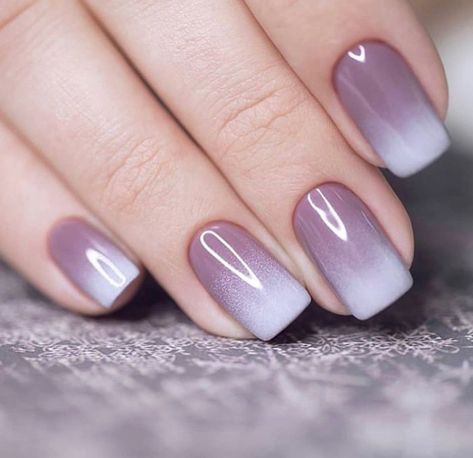 Purple Gel Nails Ideas, Purple Ombre Nails, Unghie Sfumate, French Manicure Nails, Subtle Nails, Simple Gel Nails, Work Nails, Ombre Nail Designs, Makijaż Smokey Eye