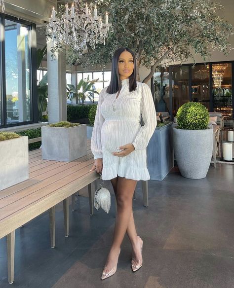 Dressy Outfits Pregnant, Sweet 15 Guest Outfit, H&m Maternity Outfits, Birthday Outfit Pregnant, Brunch Outfit Pregnant, Pregnant Dinner Outfits, Pregnancy Birthday Outfit, Pregnant Outfits Dressy, Pregnant Birthday Outfit