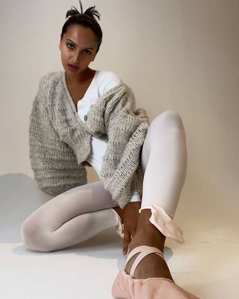 Not only are ballet clothes on-trend, but they're also comfortable. Think comfy cardigans, easy flats, and leggings galore. Ballet Shoes Outfit, Shoes With Leggings, Ballet Leggings, 15 Aesthetic, Grandma Aesthetic, 15 Outfits, Pretty Floral Dress, Comfy Cardigan, Relaxed Trousers