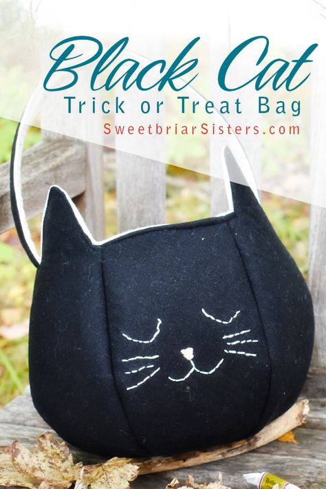 Cat Purse Sewing Pattern, Trick Or Treat Bag Sewing Pattern, Sewing Halloween Bags, Felt Halloween Bags Diy, Felt Bags Diy Pattern How To Make, Felt Trick Or Treat Bag Diy, Cute Trick Or Treat Bags, Halloween Bag Pattern, Halloween Bag Sewing Pattern