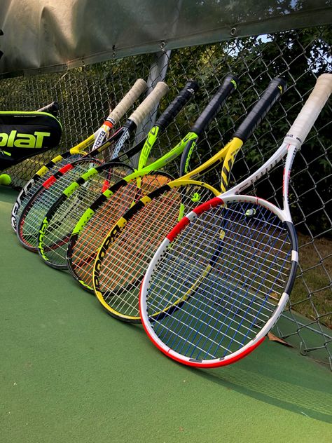 Tennis Ideas, Tennis Wallpaper, Beer Wallpaper, Babolat Tennis, Sport Aesthetic, Tennis Aesthetic, Tennis Life, Tennis Racquets, Lawn Tennis