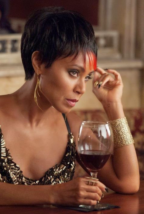 Fish Mooney Nails Gotham Season 1, Fish Mooney, Gotham Characters, Gotham Tv Series, Gotham Tv, In The Pale Moonlight, Jada Pinkett, Selina Kyle, Jada Pinkett Smith