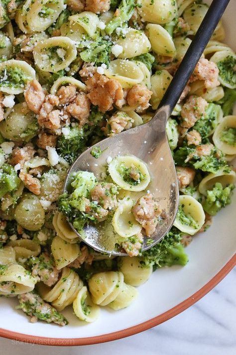 Chicken Sausage And Broccoli, Orecchiette Broccoli, Pasta With Chicken Sausage, Sausage And Broccoli, Chicken Sausage Pasta, Weeknight Pasta, Plats Weight Watchers, Pasta With Chicken, Italian Chicken Sausage