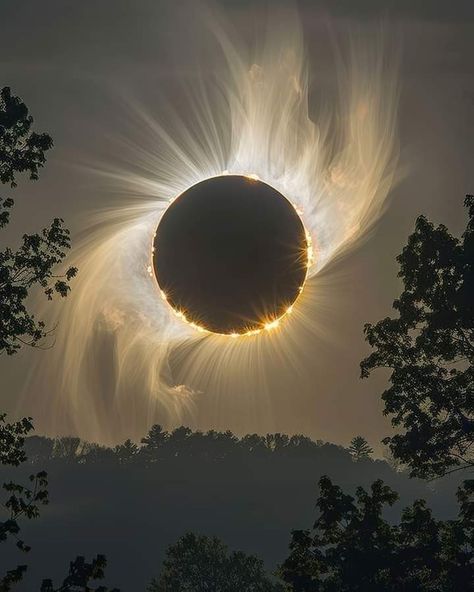 Solar Eclipse Photography, Eclipse Photography, National Geographic Photography, Sun Aesthetic, Eclipse Solar, James Webb Space Telescope, Moon Pictures, Total Solar Eclipse, Solar Eclipse