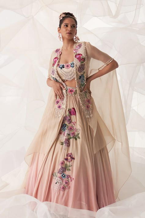 Varun Bahl Lehenga, Stylish Party Wear Indian Dresses, Shrugs For Indian Dresses, Illustration Dress, Indian Outfits Modern, Varun Bahl, Jacket Lehenga, Heavy Lehenga, Indian Dresses For Women