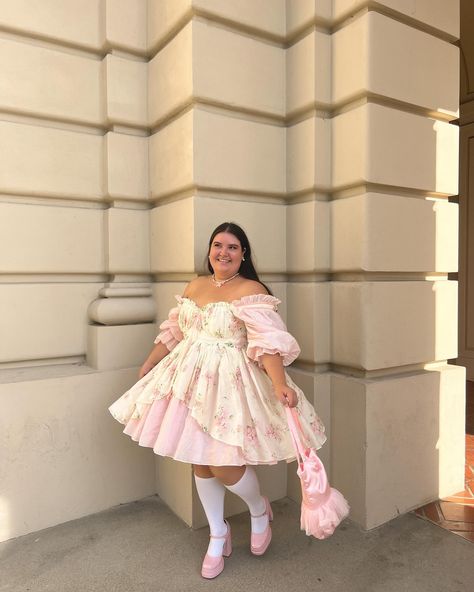 Summer lives in a memory 🌼🎀🩰 #selkie #princessaesthetic #pinkpinkpink #pinkfeed #pinkaesthetic #fluentinpink #princesscore #princessdress #plussizestyle #curvyfashion #losangeles #latinainfluencer #coquette #coquetteaesthetic #plussizecoquette #pinterestaesthetic #ａｅｓｔｈｅｔｉｃ #girlyoutfits #girlygirl #girlystyle #pinkgirl #femininefashion #hyperfeminine #balletcore #softgirl Plus Coquette Outfit, Kawaii Clothes Plus Size, Plus Size Princesscore, Curvy Coquette Outfits, Plus Size Coquette Aesthetic, Plus Size Balletcore, Coquette Outfit Plus Size, Plus Size Pastel Outfits, Plus Size Coquette Outfits