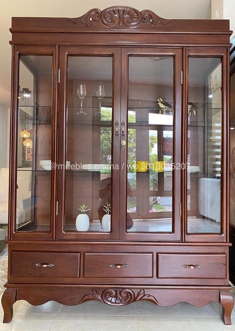 Wooden Crockery Unit Design, Wooden Showcase Design Furniture, Kitchen Almirah, Small Kitchen Modular Design, Najarian Furniture, Crockery Cabinet Design, Classic Furniture Living Room, Bed Designs With Storage, Crockery Cabinet