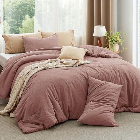 Amazon.com: Bedsure Comforter Set Queen Size Pink Clay - Cotton Fabric with Microfiber Inner Fill, Queen Comforter Set for All Seasons, 3 Pieces, 1 Comforter (90"x90") and 2 Pillow Cases (20"x26") : Home & Kitchen Burnt Orange And Pink Bedroom, Fluffy Comforter, Bed Comforter Sets, King Comforter Sets, Queen Comforter Sets, Pink Bedding, Pink Clay, Queen Comforter, Pink Bedroom