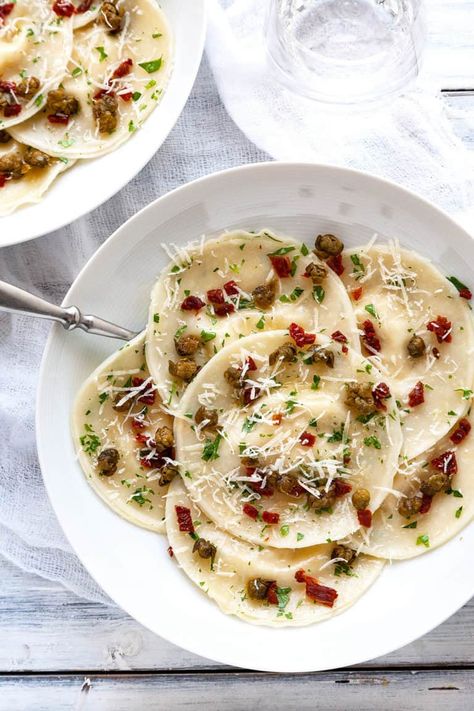 Easy Artichoke Ravioli with Sun Dried Tomatoes and Fried Capers | Foodtasia Artichoke Ravioli, How To Make Ravioli, Parsley Butter, Marinated Artichokes, Fried Capers, Crispy Baked Chicken Wings, Pasta Cremosa, Homemade Ravioli, Dumpling Wrappers