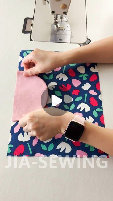 Jia Sewing, Diy Makeup Bag Tutorial, Diy Pouch No Zipper, Pochette Diy, Diy Bags No Sew, Clutch Sewing, Diy Makeup Bag, Wallet Sewing Pattern, Purse Sewing Patterns