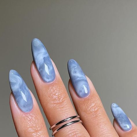 Marble Nails Aesthetic, Fun Easy Nail Designs, Blue Fall Nail Ideas, Subtle Nail Ideas, Nails That Match With Everything, Stormy Nails, Light Blue Marble Nails, Textured Nail Designs, Gray Marble Nails