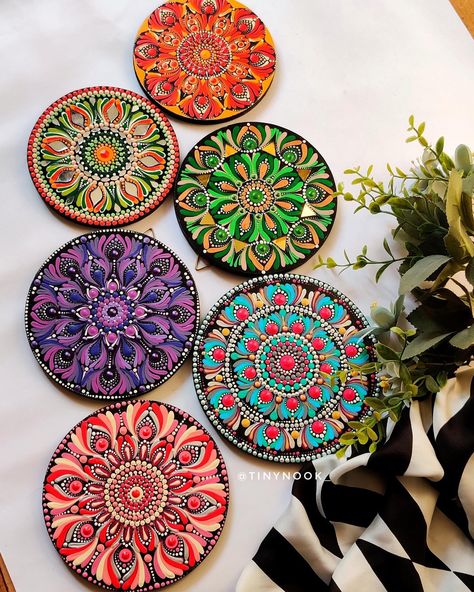 I am drooling🥰 over on these wall plates. Since I have created these i am only gazing 👀them. I will be posting a styling video soon using them 🥳 (Wall Plates, Decor Products, Hand Painted, Mandala Art, wall decor, Aesthetic Decor) Let me know if you want to see a styling video☺️ Mandala On Plate, Wall Plates Decor, Mandala Art Wall, Wall Decor Aesthetic, Easy Mandala, Easy Mandala Drawing, Painted Mandala, Simple Mandala, Dot Mandala