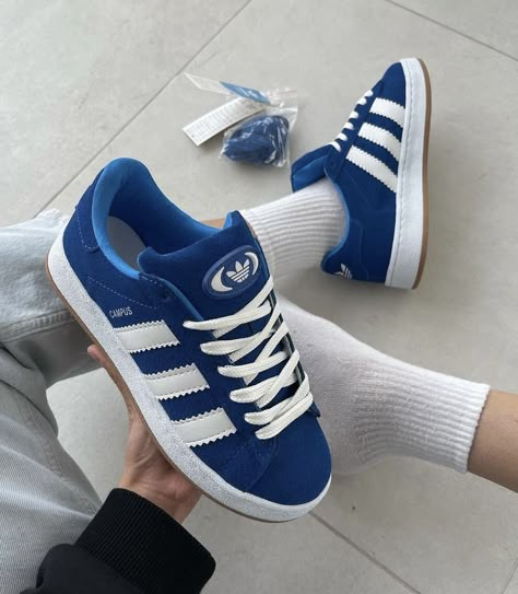 Adidas Campus Shoes, Pretty Sneakers, Trendy Shoes Sneakers, Preppy Shoes, Pretty Shoes Sneakers, All Nike Shoes, Shoes Outfit Fashion, Lifestyle Shoes, Casual Lifestyle