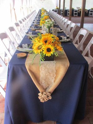 Chic Wedding Centerpiece Decoration Ideas with Sunflowers Navy Burlap Wedding, Burlap Wedding Table, Blue Sunflower Wedding, Wedding Party List, Sunflower Wedding Decorations, Sunflower Centerpieces, Sunflower Themed Wedding, Blue Tablecloth, Wedding Floral Centerpieces