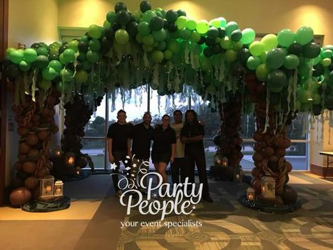 Enchanted Forest Balloons, Enchanted Forest Balloon Arch, Enchanted Forest Balloon Garland, Forest Balloon Garland, Ballon Tree, Tree Balloon Arch, Tree Themed Party, Jungle Balloon Arch, Forest Theme Party