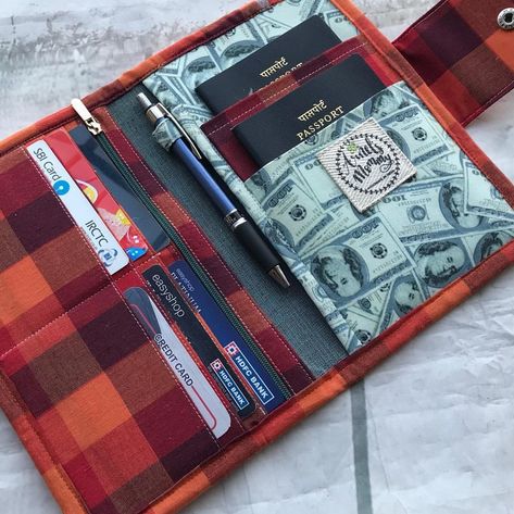 Love this travel wallet @arnelsmommy shared in her Instagram #bestsellers Passport Holder Pattern, Wallet Pattern Free, Travel Wallet Passport, Travel Wallet Organizer, Wallet Sewing Pattern, Sew Wallet, Scrapbooking Set, Simple Tote, Diy Wallet