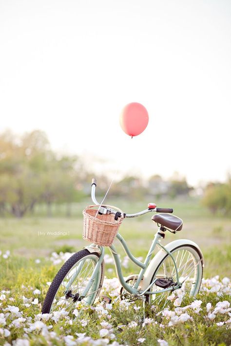 Iphone Wallpaper Travel, Bicycle Wallpaper, Bicycle Wedding, Wallpaper Travel, Iphone Wallpaper 4k, Hello April, Bike Photography, Cat Air, Bicycle Girl