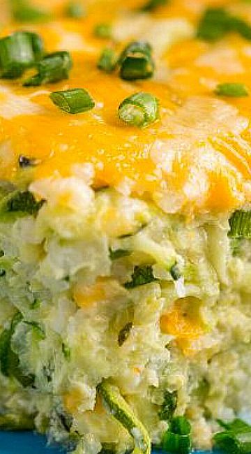 Cheesy Zucchini Casserole, Zucchini Casserole Recipes, Veggie Casserole, Diy Easy Recipes, Zucchini Casserole, Cheesy Zucchini, Zucchini Squash, Vegetable Casserole, Veggie Side Dishes