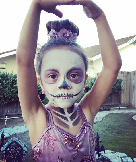 Girls Skeleton Face Paint, Ballerina Face Paint, Easy Skeleton Face Paint For Kids, Kids Skull Face Paint, Punk Face Paint, Skeleton Face Paint Kids, Halloween Makeup Children, Kids Skeleton Face Paint, Skeleton Makeup Kids