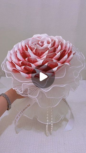 Paper Craft Ideas on Instagram: "Join us for a unique and delightful crafting adventure as we transform ordinary money into stunning bouquets! In this captivating DIY tutorial, we'll show you step-by-step how to fold, shape, and arrange bills into beautiful floral arrangements that are perfect for any occasion. Whether you're celebrating a birthday, graduation, or wedding, these money bouquets add an extra touch of elegance and thoughtfulness to your gift-giving. With just a few simple materials and a bit of creativity, you'll learn how to create eye-catching designs that are sure to impress. Watch the video now and discover the art of crafting money into memorable gifts! 🌸💵✨" How To Do Money Bouquet, Money Gifts Creative Birthday, Money Centerpieces Ideas, Simple Money Bouquet, How To Make Money Bouquet, Birthday Bouquet Ideas For Her, Money Gift Ideas Wedding, Wedding Money Gift Ideas, Money Bouquet Birthday