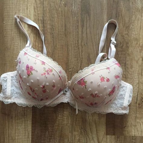 Cute Bra Aethstetic, Cute Bras Aesthetic, Coquette Bra, Cutecore Fashion, Aesthetic Hacks, Pink Bras, Aesthetic Tips, Moda Aesthetic, Pretty Bras