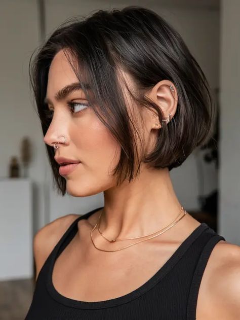 23 Short Winter Haircuts Ideas for 2024-2025: Cute, Layered, and Stylish Bob Haircuts Short Bob Haircuts No Bangs, Thick Bob Haircut Short, Short Bob Inspiration, Short Hair Inspo Straight, Short Round Layers Haircut, Cute Short Haircuts For Straight Hair, Haircut Straight Hair Short, 2025 Bob Hair Trends, 2025 Short Hairstyles