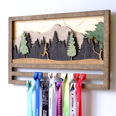 Wood Medal Holder, Running Metal Hangers, 5k Medal Display, Run Medal Display, Medal Holder Diy, Running Medals Display Ideas, Marathon Medal Display Ideas, Race Medal Display Ideas, Sports Medal Display Ideas