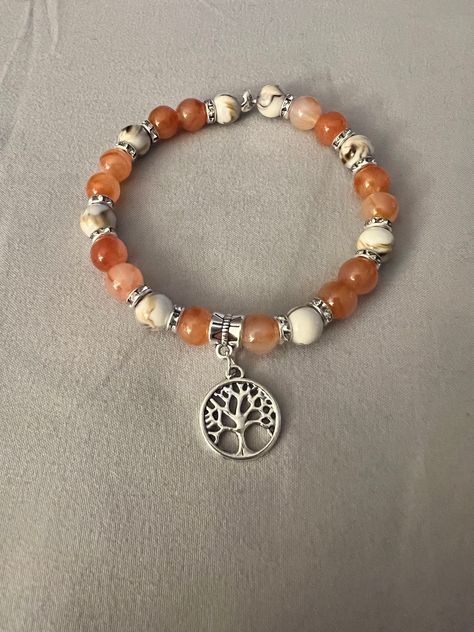 Tree Circle, Pretty Orange, Beaded Bracelet Patterns, Shades Of Orange, Bracelet Patterns, Stretch Bracelet, Spacer Beads, A Tree, Stretch Bracelets