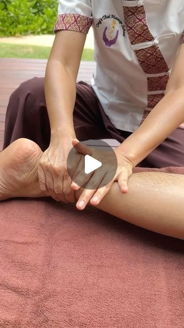 Ong Thai massage school Chiangmai | Thai oil massage 🤗💓#thaimassageschool #massage #ongthaimassageschool | Instagram Thai Massage Images, Thai Massage Techniques, Massage School, Massage Images, Thai Yoga Massage, Reflexology Massage, Thai Massage, Massage Techniques, Reflexology