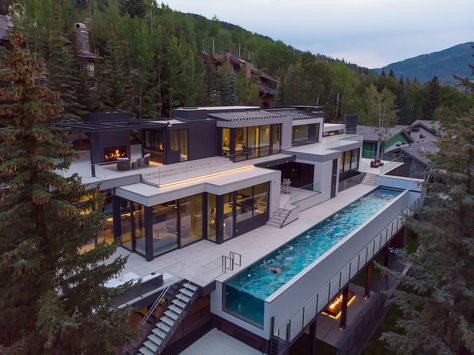 Mountain House Design, Royal Plaza, Outdoor Sitting, Garden Nails, Design Backyard, Ultra Modern Homes, Modern Mountain Home, Home Decor Garden, Mountain Living