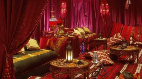 Experience the feel of One Thousand and One Nigths at an Arabian banquet @Four Seasons Hotel Cairo at the First Residence Ottoman Fashion, Moroccan Tent, Arabian Tent, Bedouin Tent, Tent Room, 1001 Nights, Moroccan Theme, Red Tent, Style Lounge